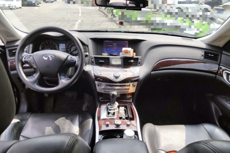 Used Infiniti M Series 2012 M25L Elegance Edition Center Console