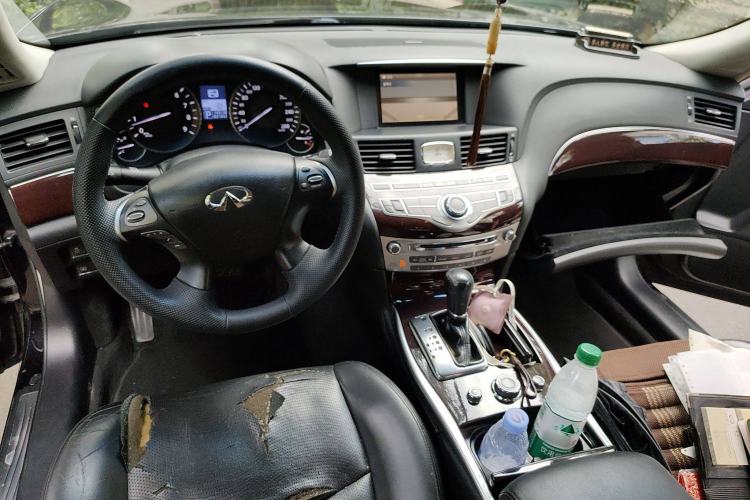 Used Infiniti M Series 2012 M25L Comfort Edition Center Console