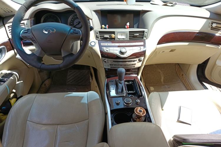 Used Infiniti M Series 2012 M25L Elegance Edition Center Console