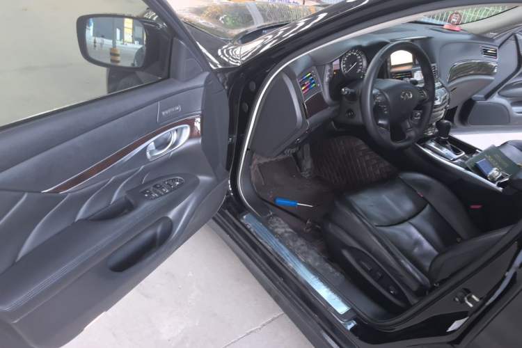 Used Infiniti M Series 2012 M25L Comfort Edition Driver Seat