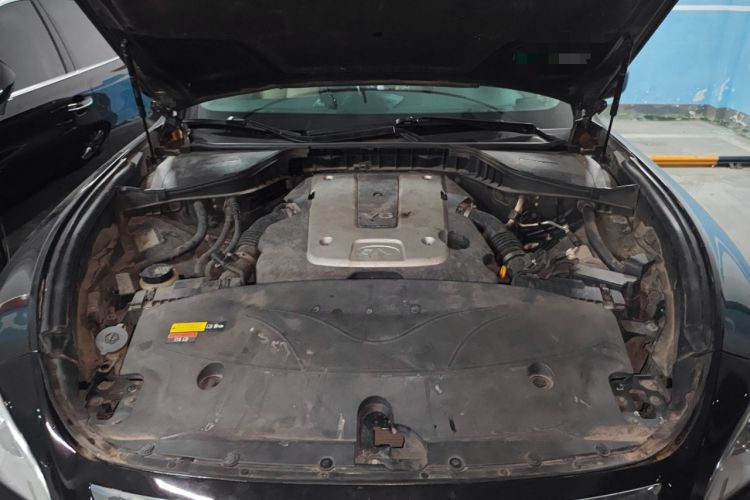Used Infiniti M Series 2012 M25L Comfort Edition Engine Bay