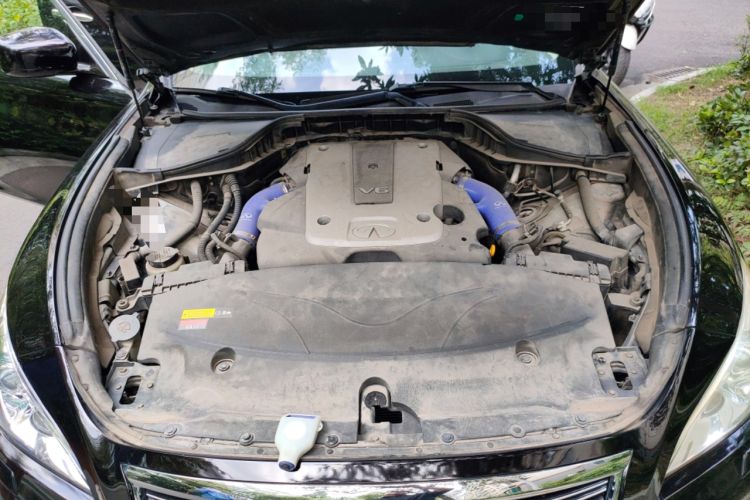 Used Infiniti M Series 2012 M25L Comfort Edition Engine Bay