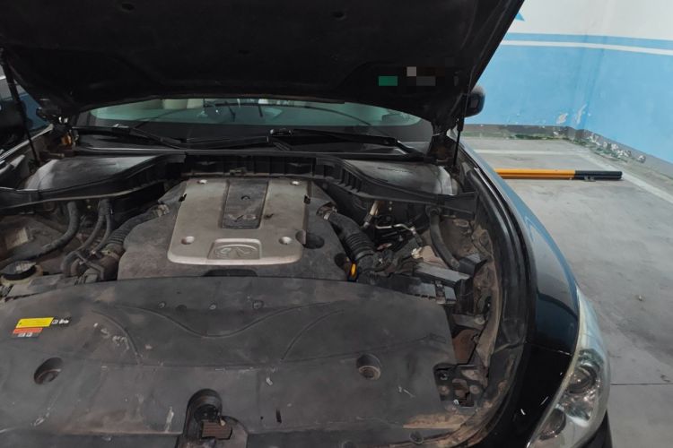 Used Infiniti M Series 2012 M25L Comfort Edition Engine Bay Left