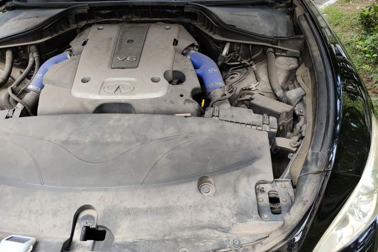 Used Infiniti M Series 2012 M25L Comfort Edition Engine Bay Left