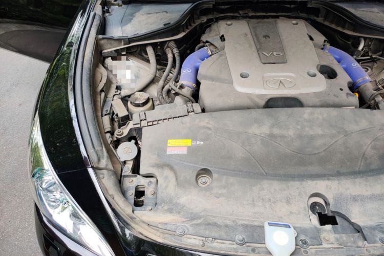 Used Infiniti M Series 2012 M25L Comfort Edition Engine Bay Right