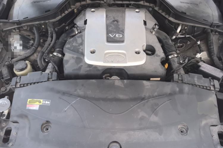 Used Infiniti M Series 2012 M25L Comfort Edition Engine Bay