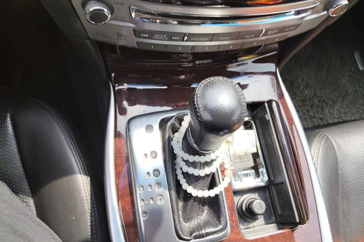 Used Infiniti M Series 2012 M25L Elegance Edition Gear Lever
