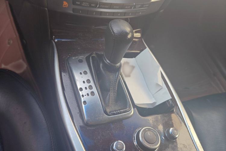 Used Infiniti M Series 2012 M25L Comfort Edition Gear Lever