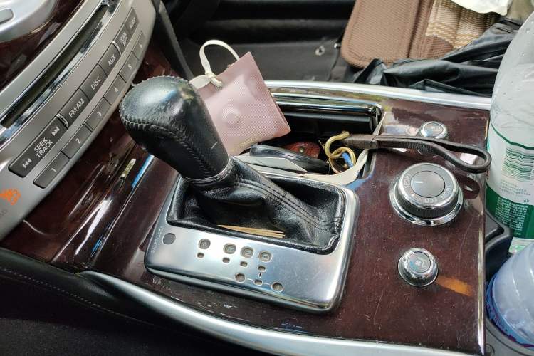 Used Infiniti M Series 2012 M25L Comfort Edition Gear Lever