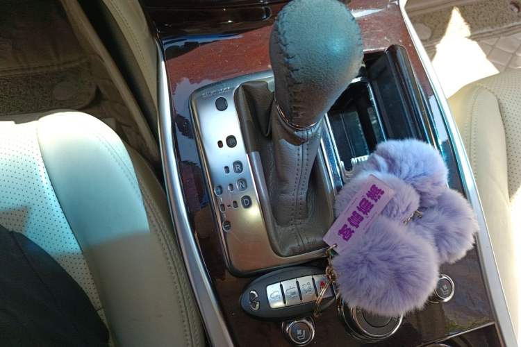 Used Infiniti M Series 2012 M25L Elegance Edition Gear Lever