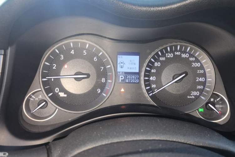 Used Infiniti M Series 2012 M25L Comfort Edition Instrument Cluster