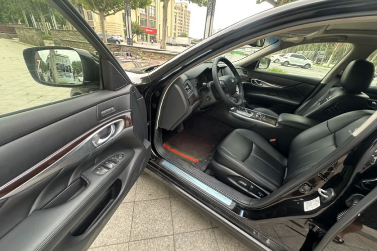 Used Infiniti M Series 2012 M25L Comfort Edition Interior 7