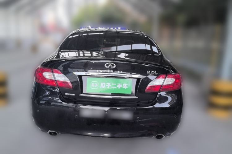 Used Infiniti M Series 2012 M25L Comfort Edition Rear