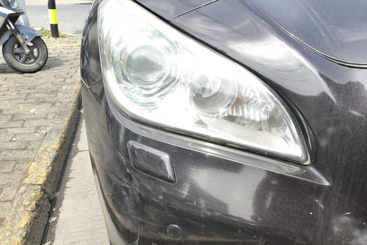 Used Infiniti M Series 2012 M25L Elegance Edition Right Front Headlight