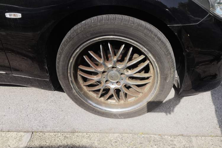 Used Infiniti M Series 2012 M25L Elegance Edition Right Front Wheel Hub