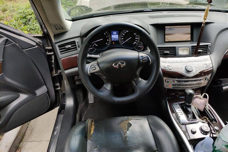 Used Infiniti M Series 2012 M25L Comfort Edition Steering Wheel