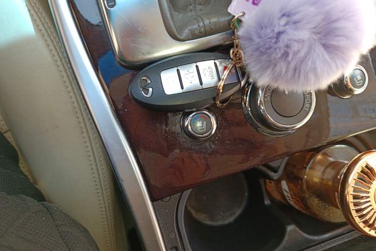 Used Infiniti M Series 2012 M25L Elegance Edition Vehicle Key