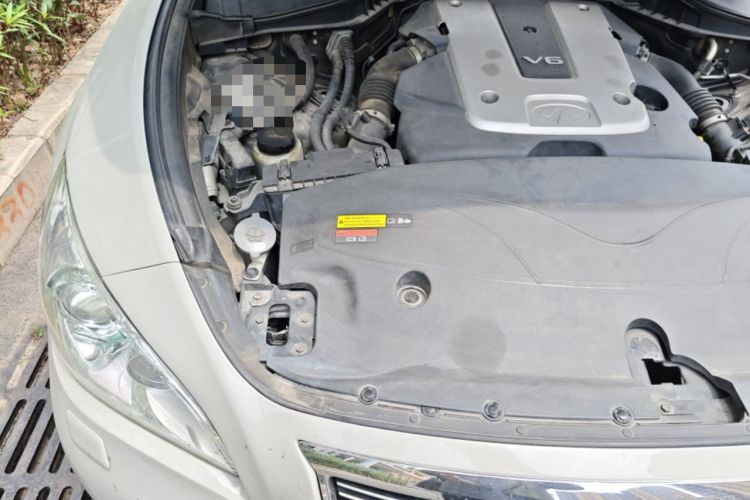 Used Infiniti M Series 2012 M25L Luxury Edition Engine Bay Right