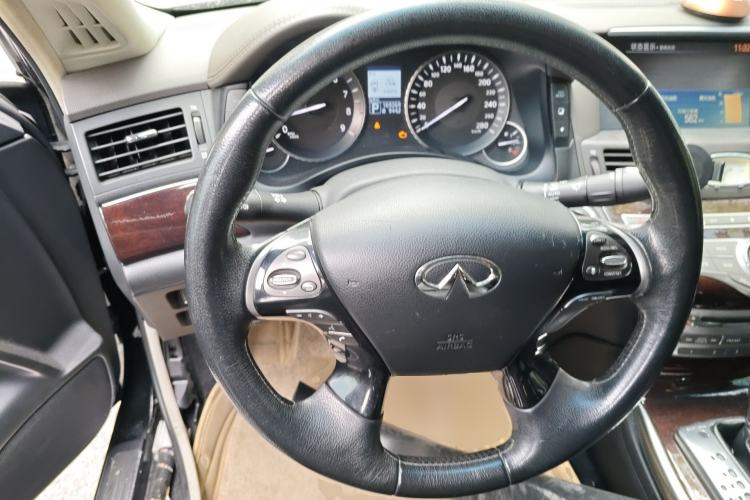 Used Infiniti M Series 2012 M25L Luxury Edition Steering Wheel