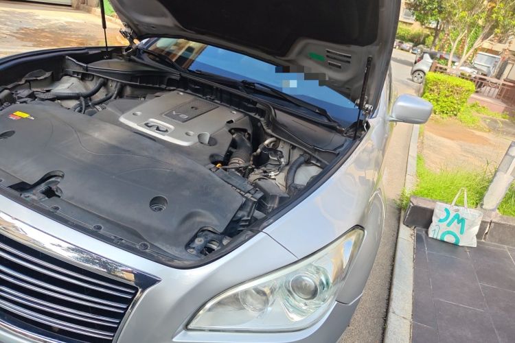 Used Infiniti M Series 2012 M25L Comfort Edition Engine Bay Left