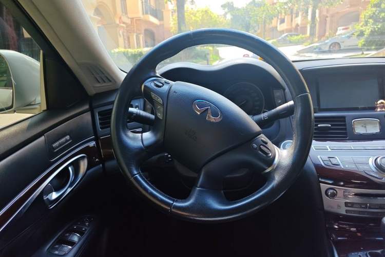 Used Infiniti M Series 2012 M25L Comfort Edition Steering Wheel