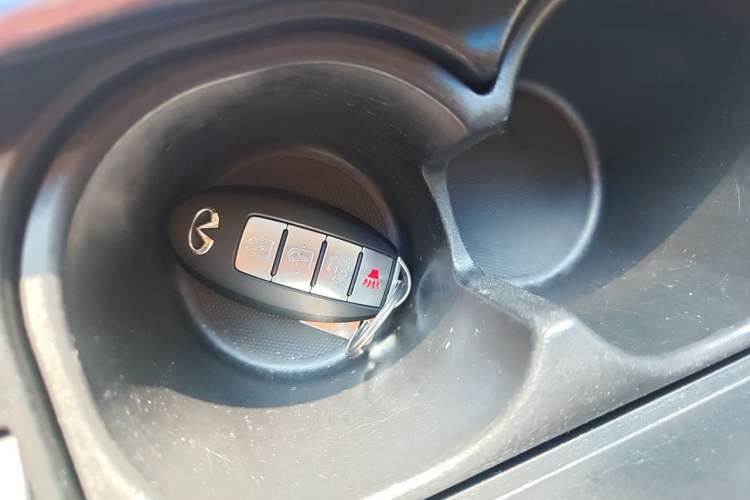 Used Infiniti M Series 2012 M25L Comfort Edition Vehicle Key