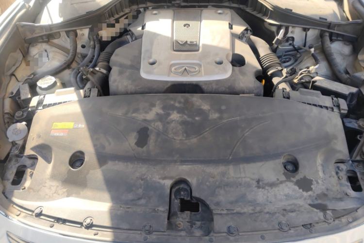Used Infiniti M Series 2012 M25L Comfort Edition Engine Bay