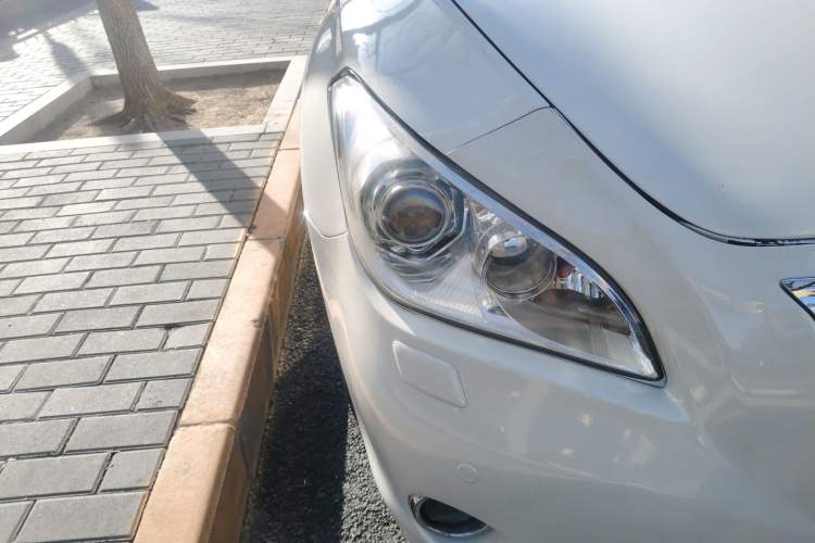 Used Infiniti M Series 2012 M25L Comfort Edition Right Front Headlight