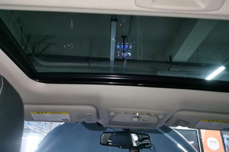 Used Infiniti Q50 2014 3.7L Luxury Edition Headliner