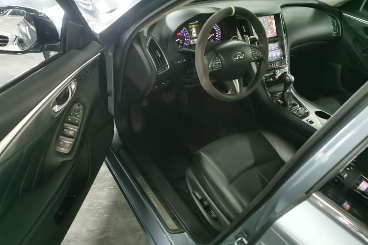 Used Infiniti Q50 2014 3.7L Luxury Edition Interior 3