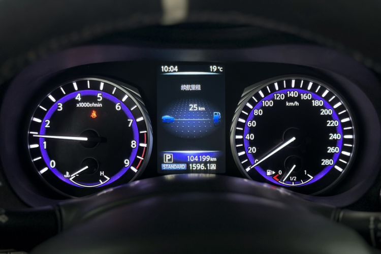 Used Infiniti Q50 2014 3.7L Luxury Edition Odometer Close Up