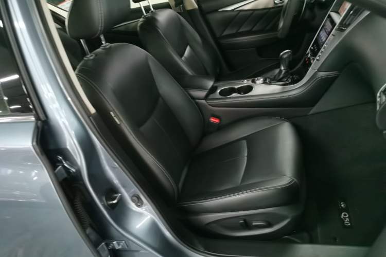 Used Infiniti Q50 2014 3.7L Luxury Edition Right Front Seat