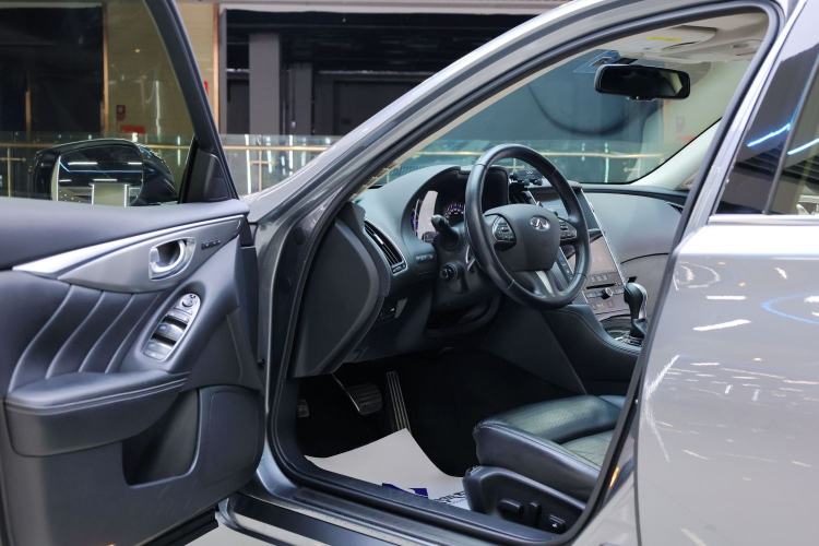 Used Infiniti Q50 2014 3.7L Luxury Sport Edition Interior 1