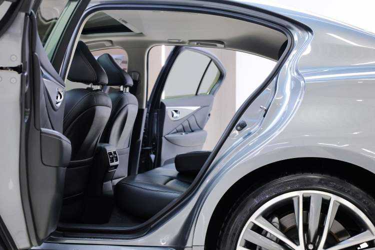Used Infiniti Q50 2014 3.7L Luxury Sport Edition Interior 13