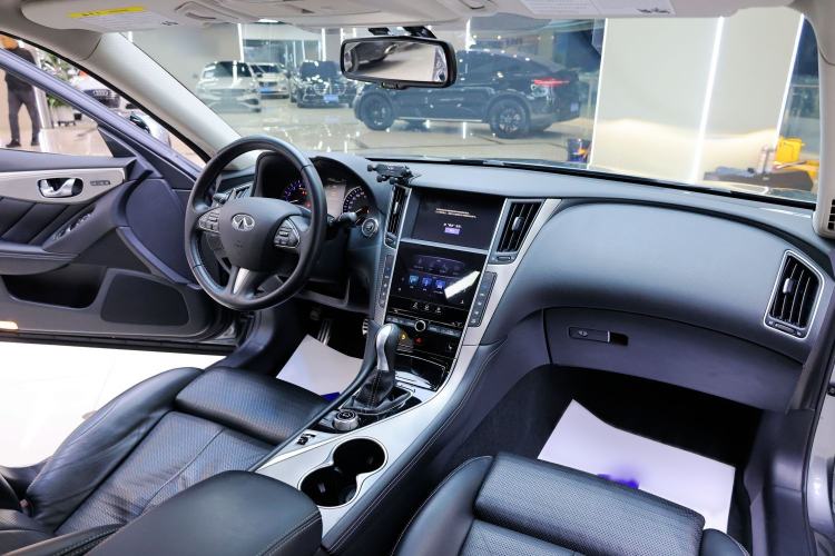 Used Infiniti Q50 2014 3.7L Luxury Sport Edition Interior 4
