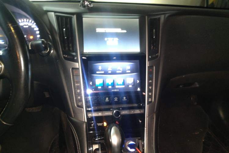 Used Infiniti Q50 2014 2.0T Luxury Edition Audio And AC Panel