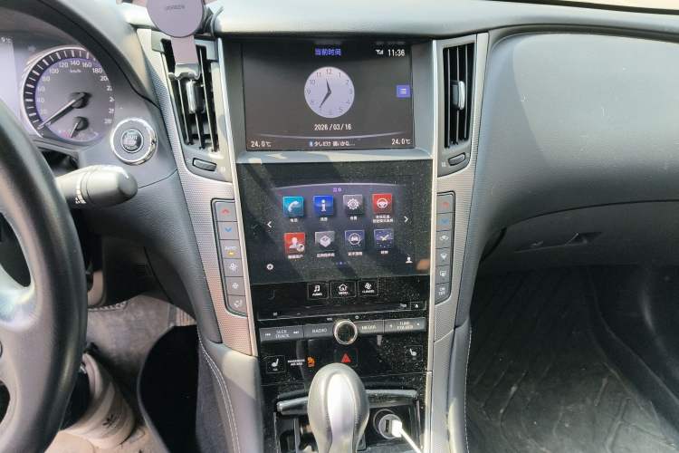 Used Infiniti Q50 2014 3.7L Comfort Edition Audio And AC Panel