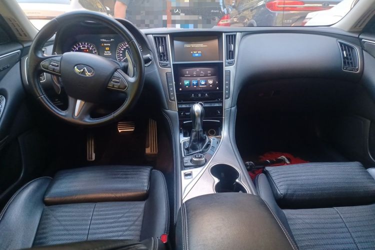 Used Infiniti Q50 2014 3.7L Luxury Sport Edition Center Console