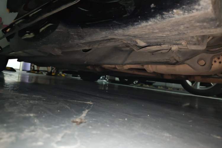 Used Infiniti Q50 2014 3.7L Comfort Edition Chassis Front Right