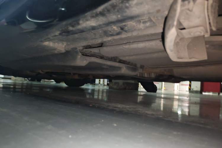 Used Infiniti Q50 2014 3.7L Comfort Edition Chassis Rear Left