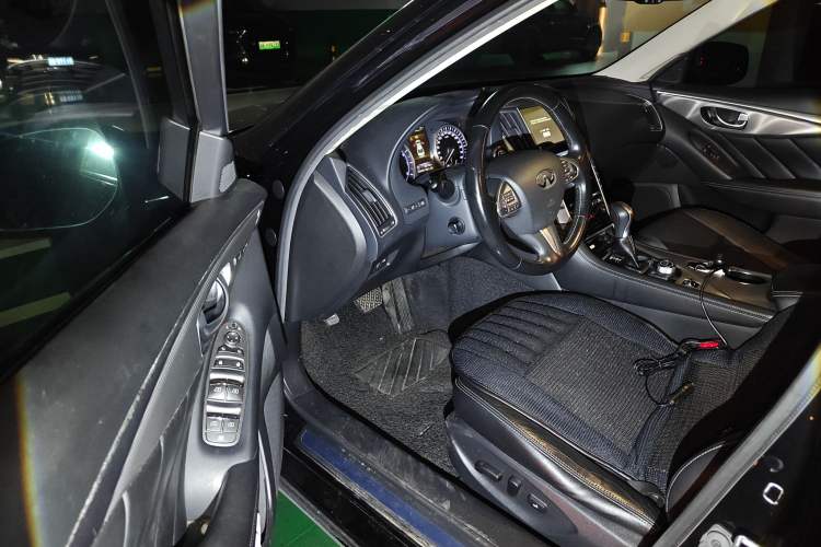 Used Infiniti Q50 2014 2.0T Luxury Edition Driver Seat