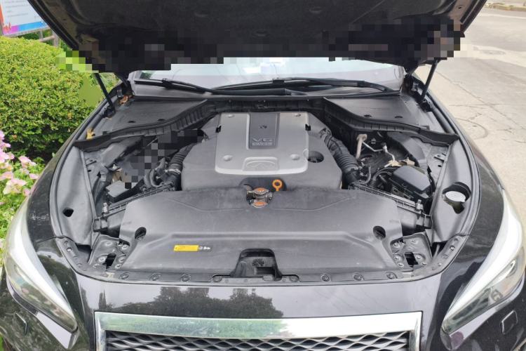 Used Infiniti Q50 2014 3.7L Luxury Sport Edition Engine Bay