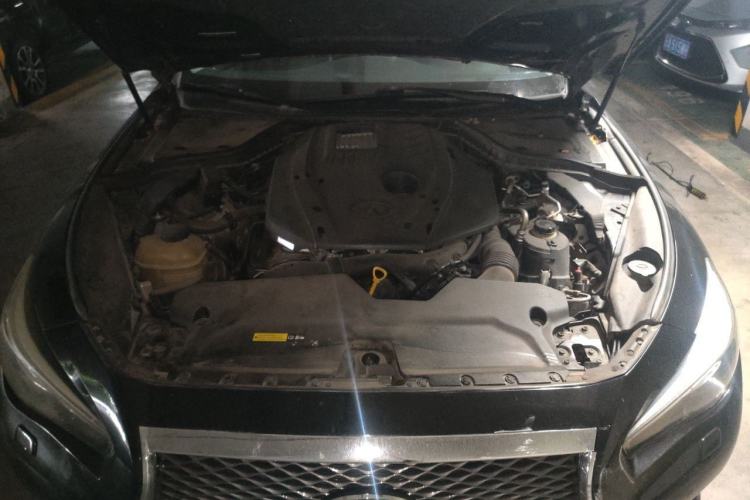 Used Infiniti Q50 2014 2.0T Luxury Edition Engine Bay