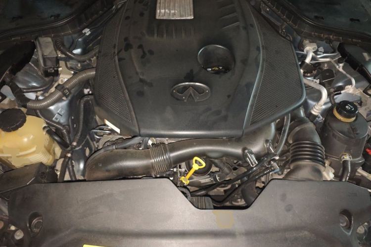 Used Infiniti Q50 2014 2.0T Comfort Edition Engine Bay