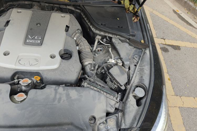 Used Infiniti Q50 2014 3.7L Luxury Sport Edition Engine Bay Left