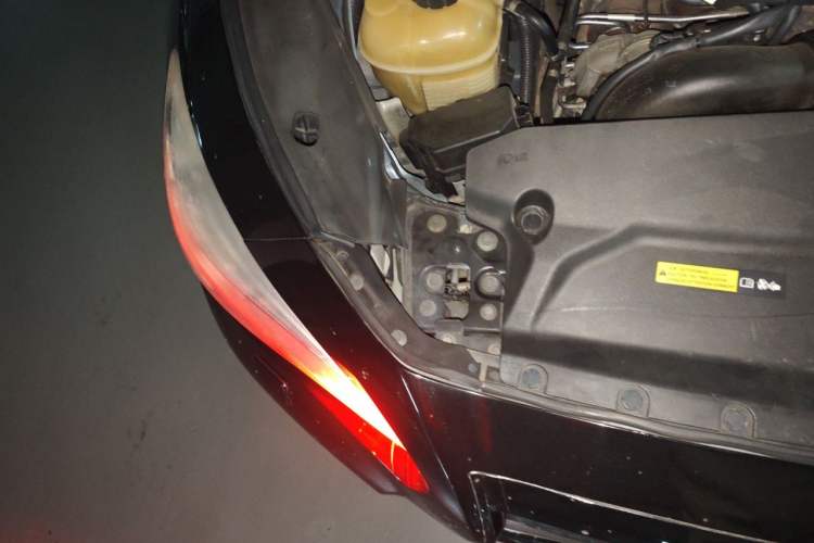 Used Infiniti Q50 2014 2.0T Comfort Edition Engine Bay Right