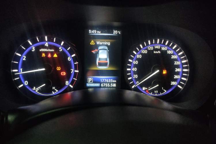 Used Infiniti Q50 2014 2.0T Luxury Edition Instrument Cluster