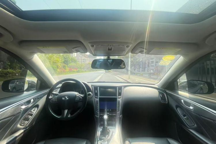 Used Infiniti Q50 2014 3.7L Comfort Edition Interior 1