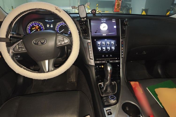 Used Infiniti Q50 2014 3.7L Comfort Edition Interior 2