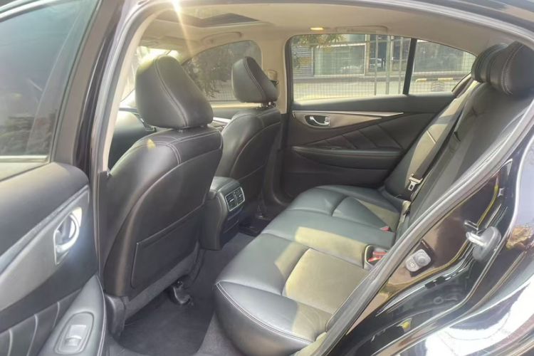Used Infiniti Q50 2014 3.7L Comfort Edition Interior 3
